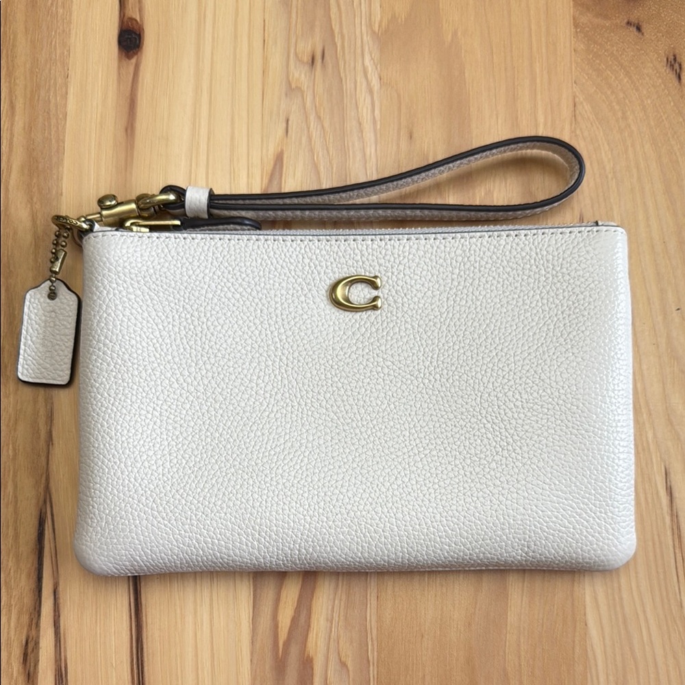 NWT Coach Small Chalk Wristlet